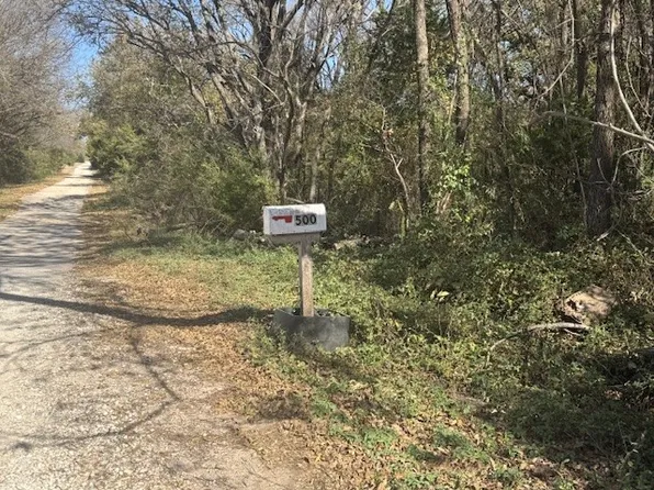 500 N Hovey St, Chico, TX 76431