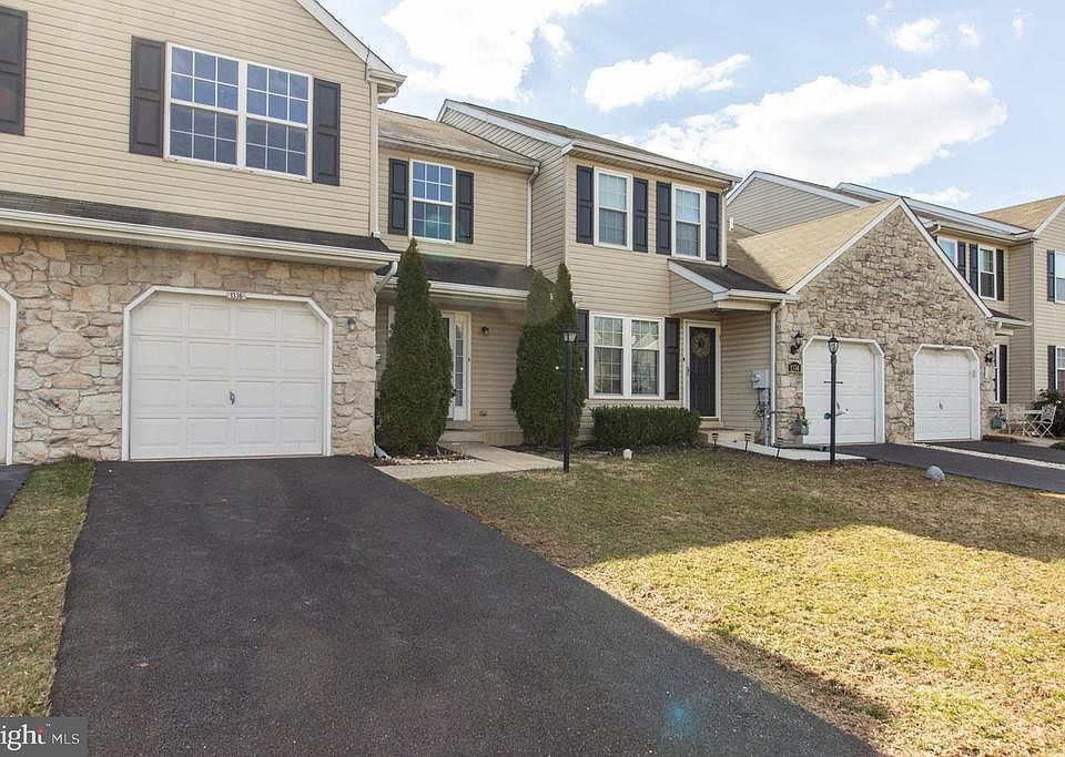 1st image of 1336 Valley Dr