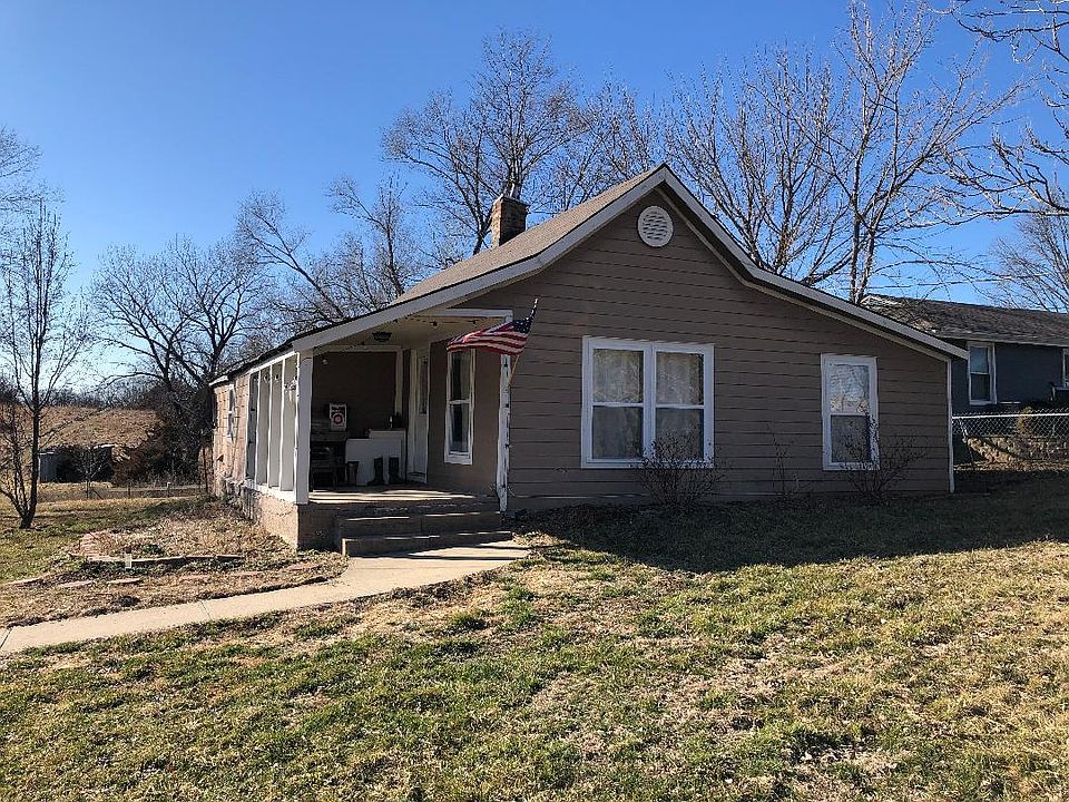 1st image of 1132 Edwardsville Dr