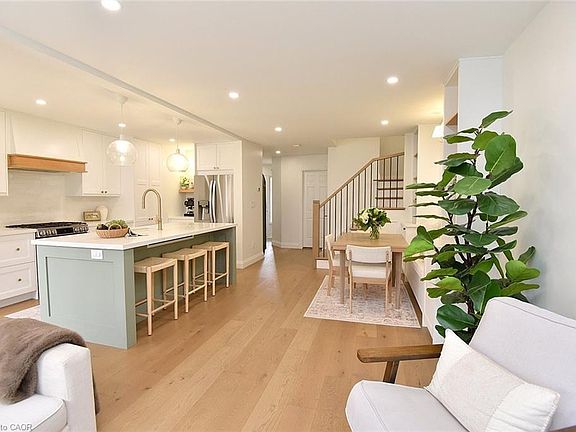 5th image of 8 Huntingwood Ave #21