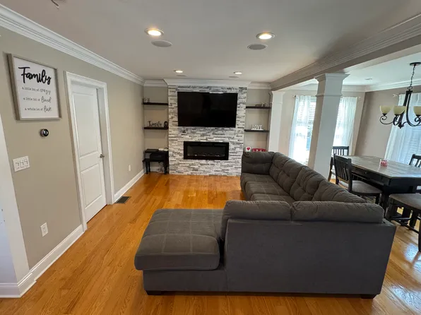 24 Jones St, West Haven, CT 06516