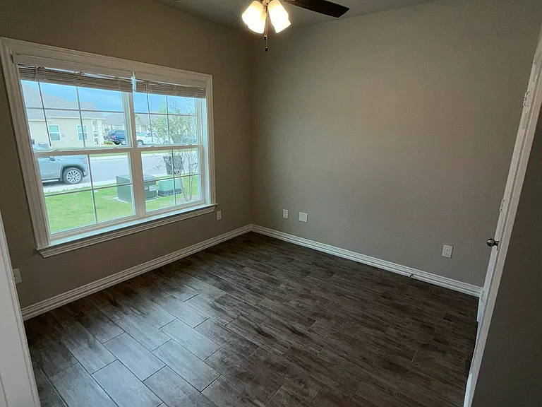 3514 Fenway Cir — Photo 12