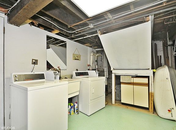 4th image of 2336 N Wayne Ave #2F