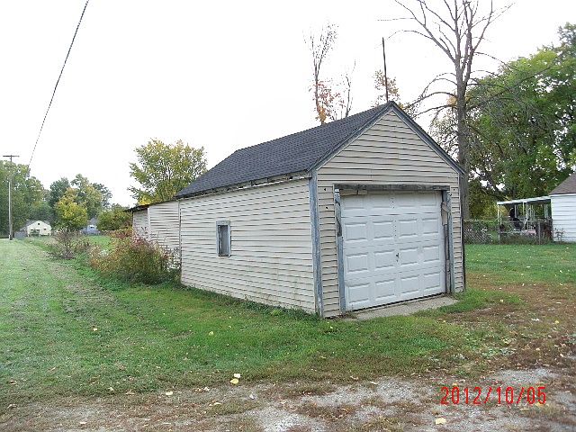 2nd image of 3902 N Term St