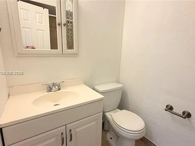 36 Chestnut Cir #0 — Photo 13