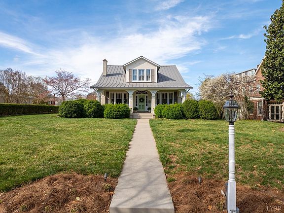3rd image of 3833 Peakland Pl