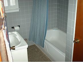 4th image of 20 E 38th St