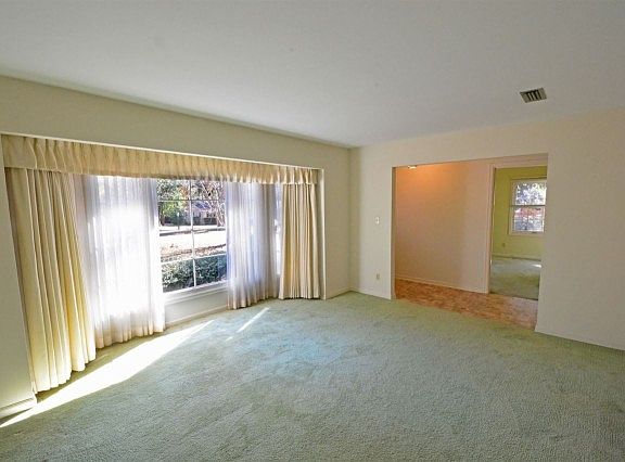 3rd image of 3702 Anthony Dr