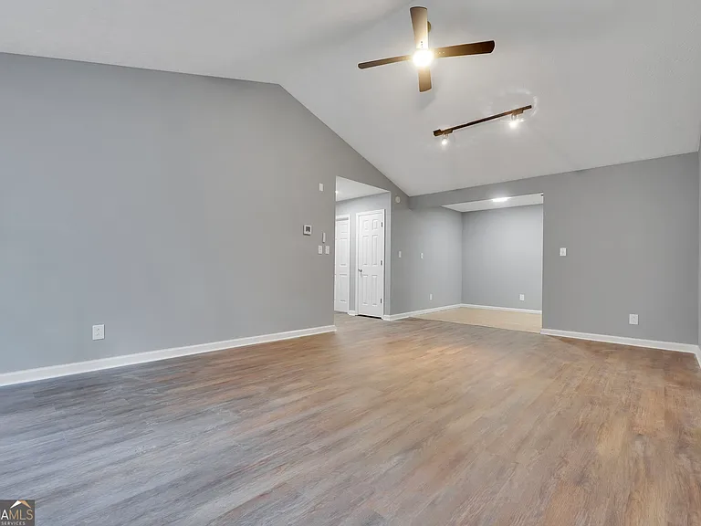 9202 Fairway Ct — Photo 5