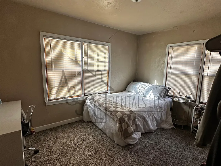 602 N Walnut St — Photo 6