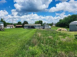 26 Shady Ln, Linn Valley, KS 66040