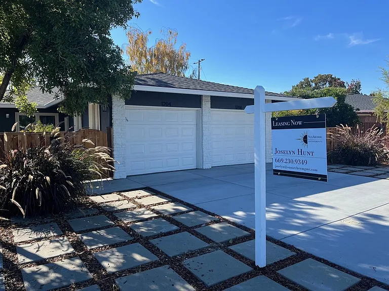 1204 Manchester Dr — Photo 26