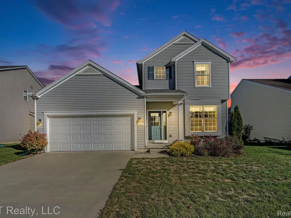 481 Elm St, Chelsea, MI 48118