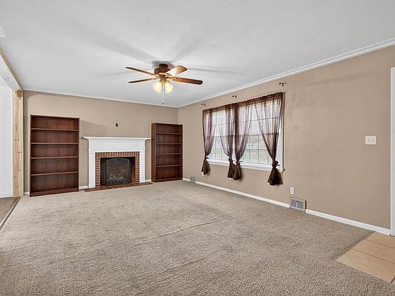 4th image of 310 Riverside Dr