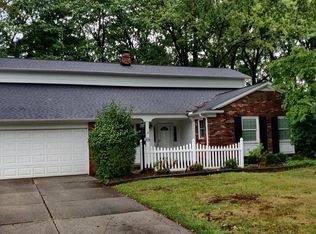 24719 Dundee Dr, Richmond Heights, OH 44143