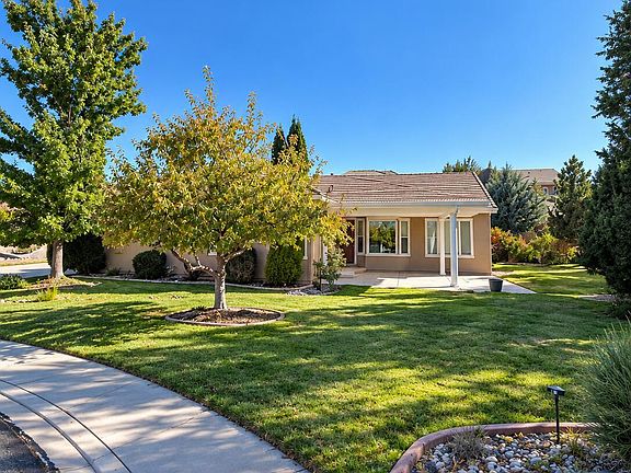 3rd image of 1220 Mesa Cir