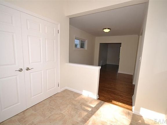 4th image of 210 N Barry Ave