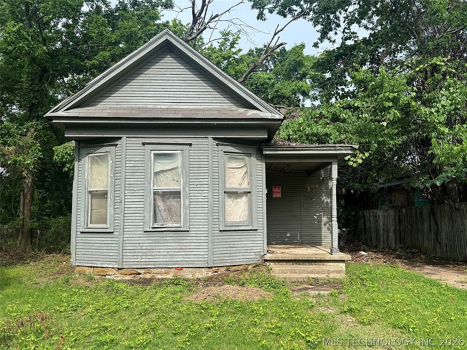 1st image of 815 S 22nd St