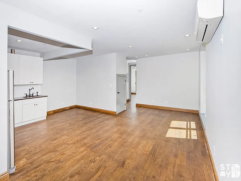 599 Myrtle Ave #2R — Photo 4