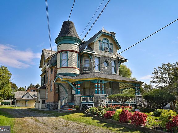 3rd image of 425 S Lansdowne Ave