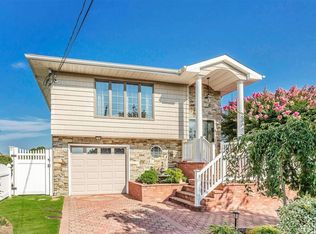 88 Bedford Rd, Hempstead, NY 11550