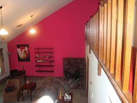 3rd image of 18 Kathryn Dr