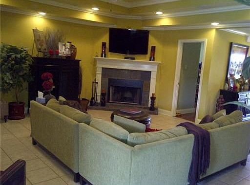 5th image of 11240 Parkwood Ct S
