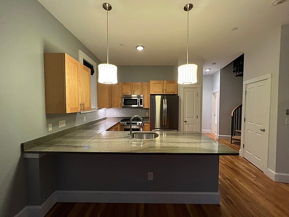 2nd image of 80 Webster Ave #4K