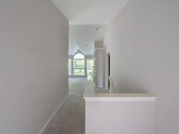 4th image of 16944 Hickory Crest Dr