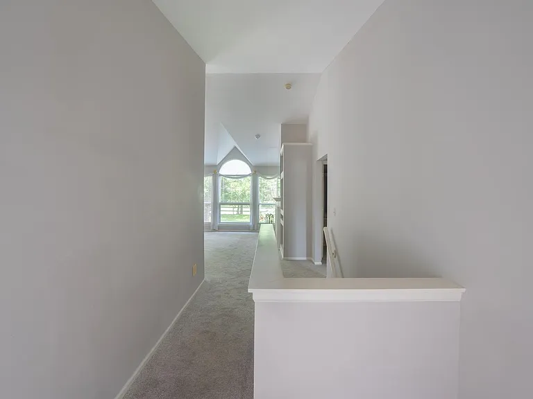 16944 Hickory Crest Dr — Photo 4