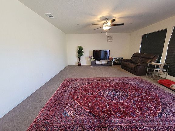 4th image of 675 Veronica St
