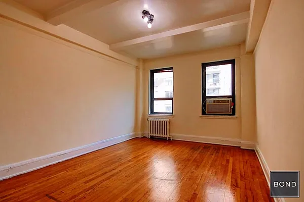 Rented by Bond New York | media 5