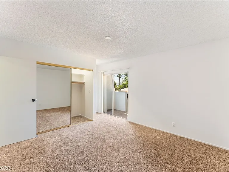 1406 N Jones Blvd — Photo 18