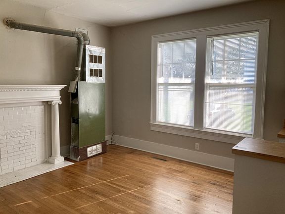 5th image of 211 E Caswell St #B
