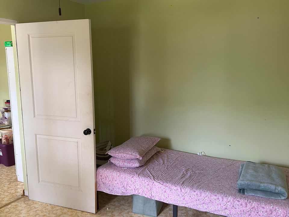 1st image of 108 Luddington Ave #2