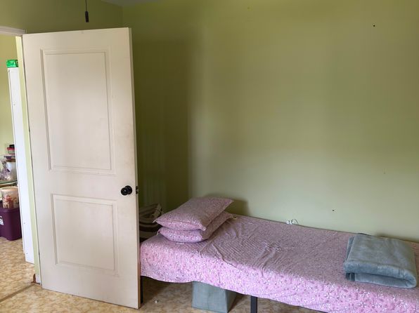 108 Luddington Ave #2
