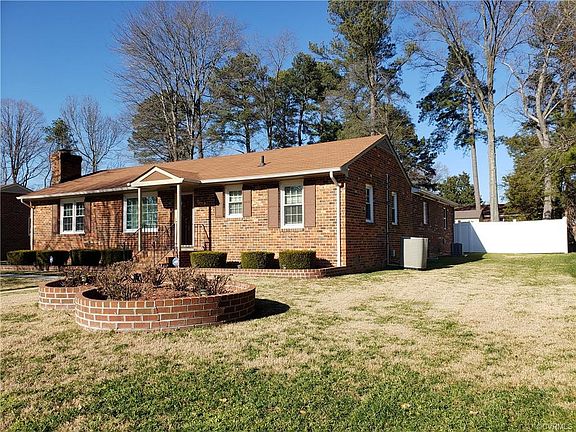 3rd image of 502 Tina Dr
