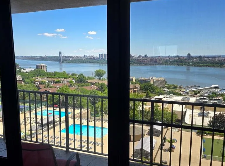 200 Winston Dr #1006 — Photo 6
