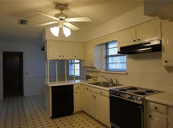 4th image of 1917 Wisteria Way