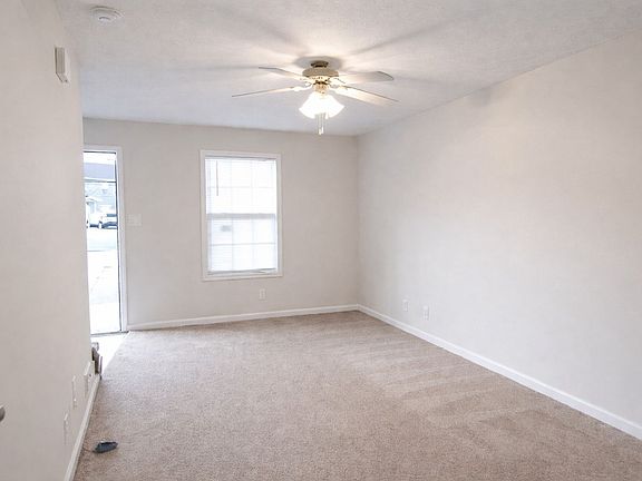4th image of 1205 Ash Ridge Dr Unit C