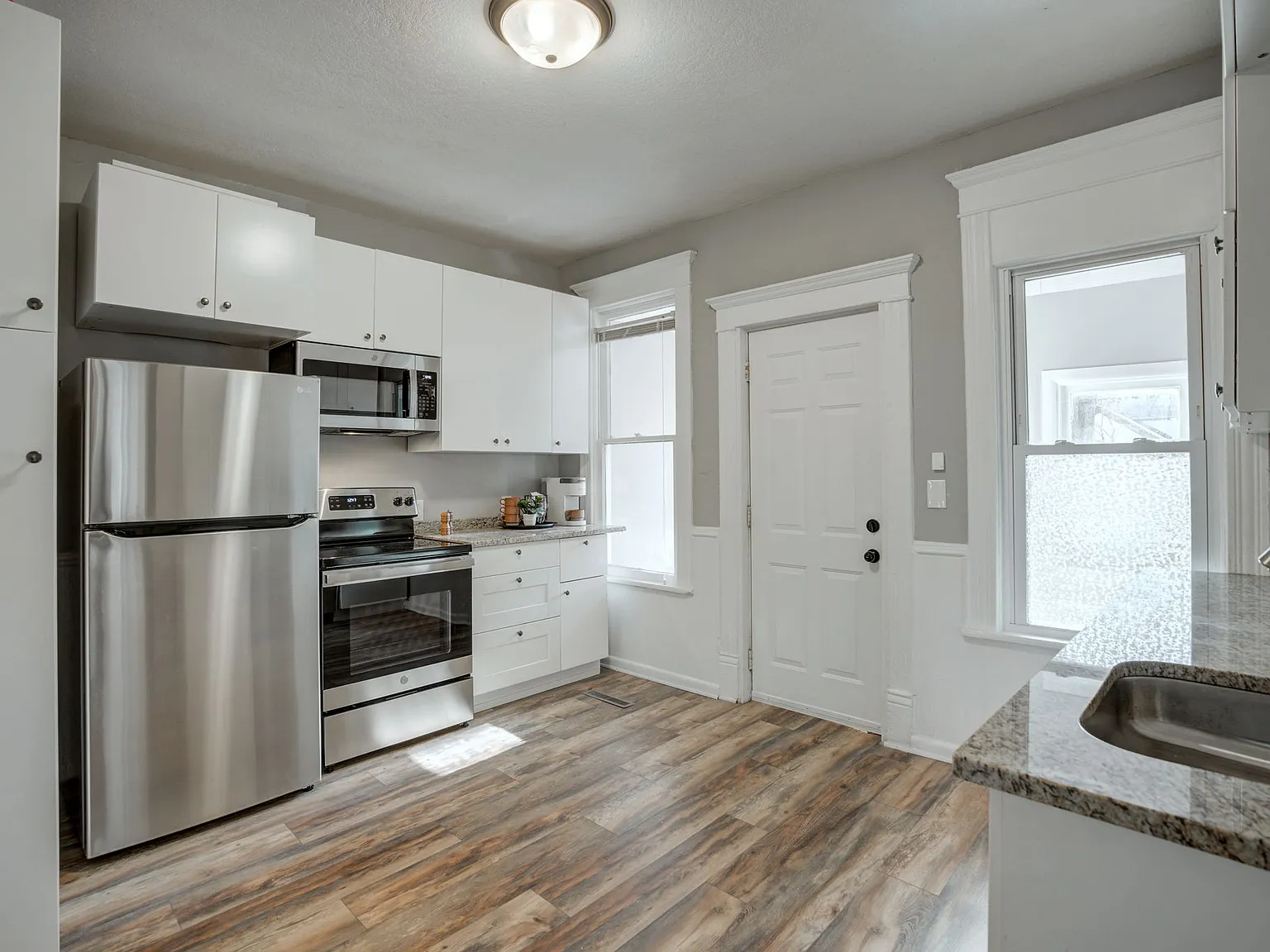 1505 Northeast Main Street - 1 — Photo 3