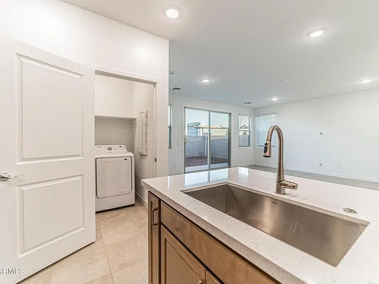 15085 W Desert Bloom St — Photo 8