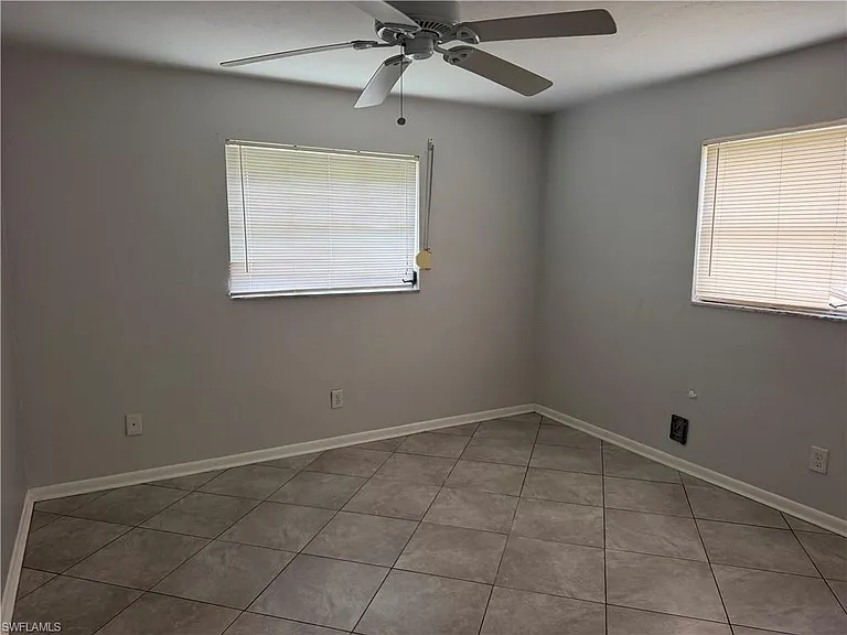2521 SE 16th Pl — Photo 5