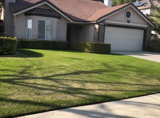 927 Foxcroft Ln, Bakersfield, CA 93312
