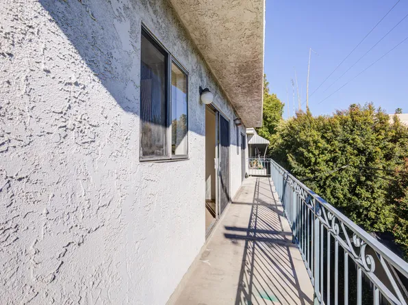 Fairfax Residences, 1426 N Fairfax Ave APT 4, West Hollywood, CA 90046