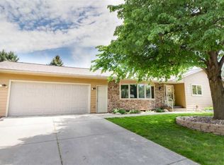 2404 S Valley View Rd, Sioux Falls, SD 57106