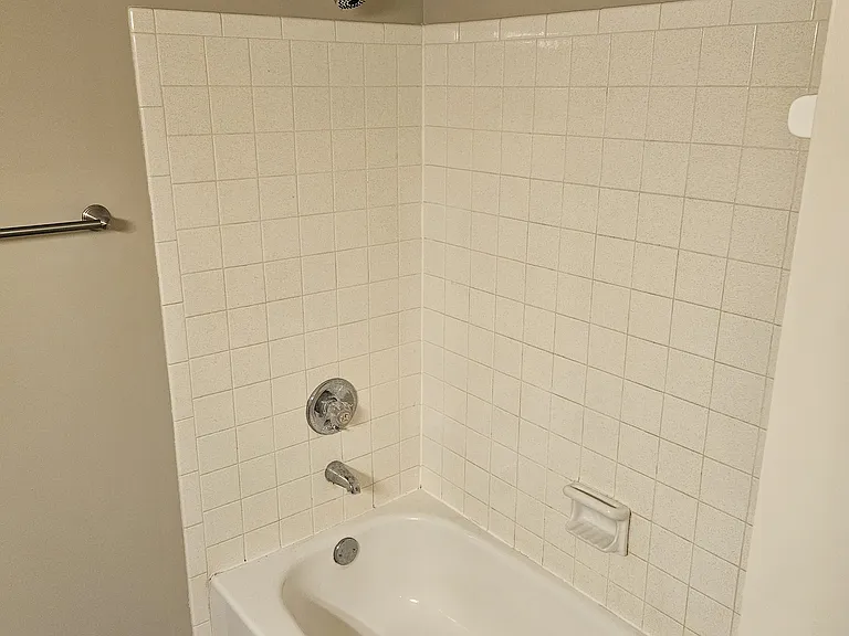 4640 Woodshire Dr — Photo 12