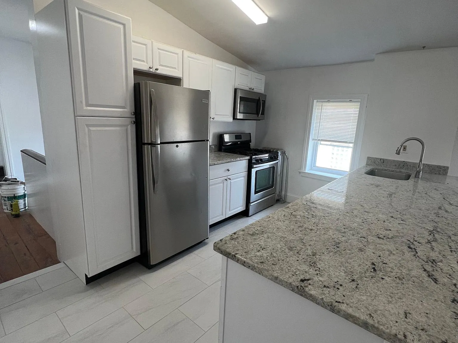 3 bed, 1250 sqft, $1,750 — Photo 3