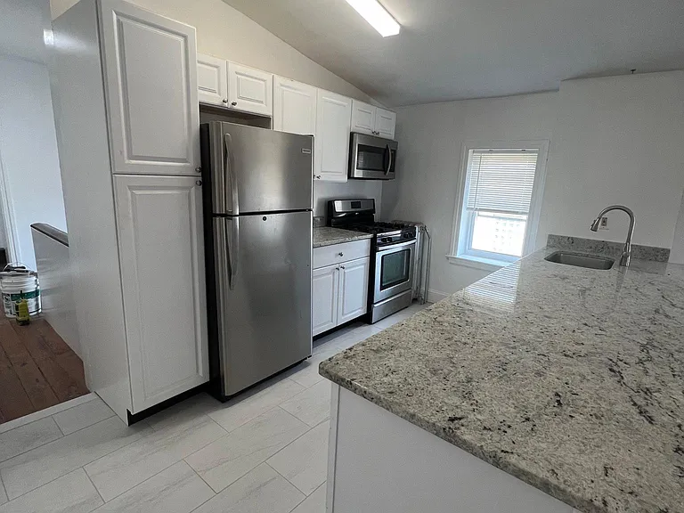 859 Hollins St #2R — Photo 3