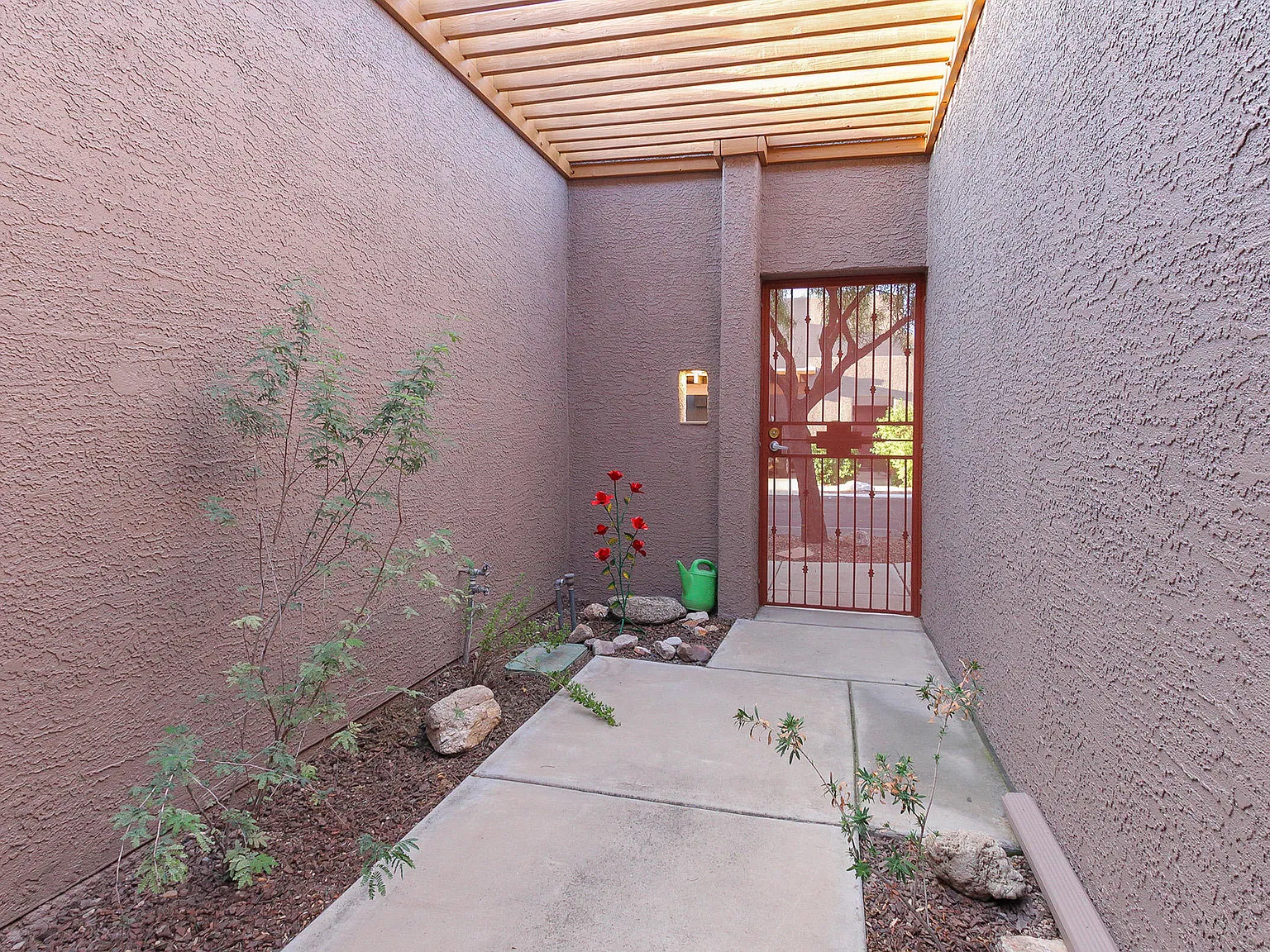 2 bed, 2.0 bath, 1331 sqft, $2,600 — Photo 2
